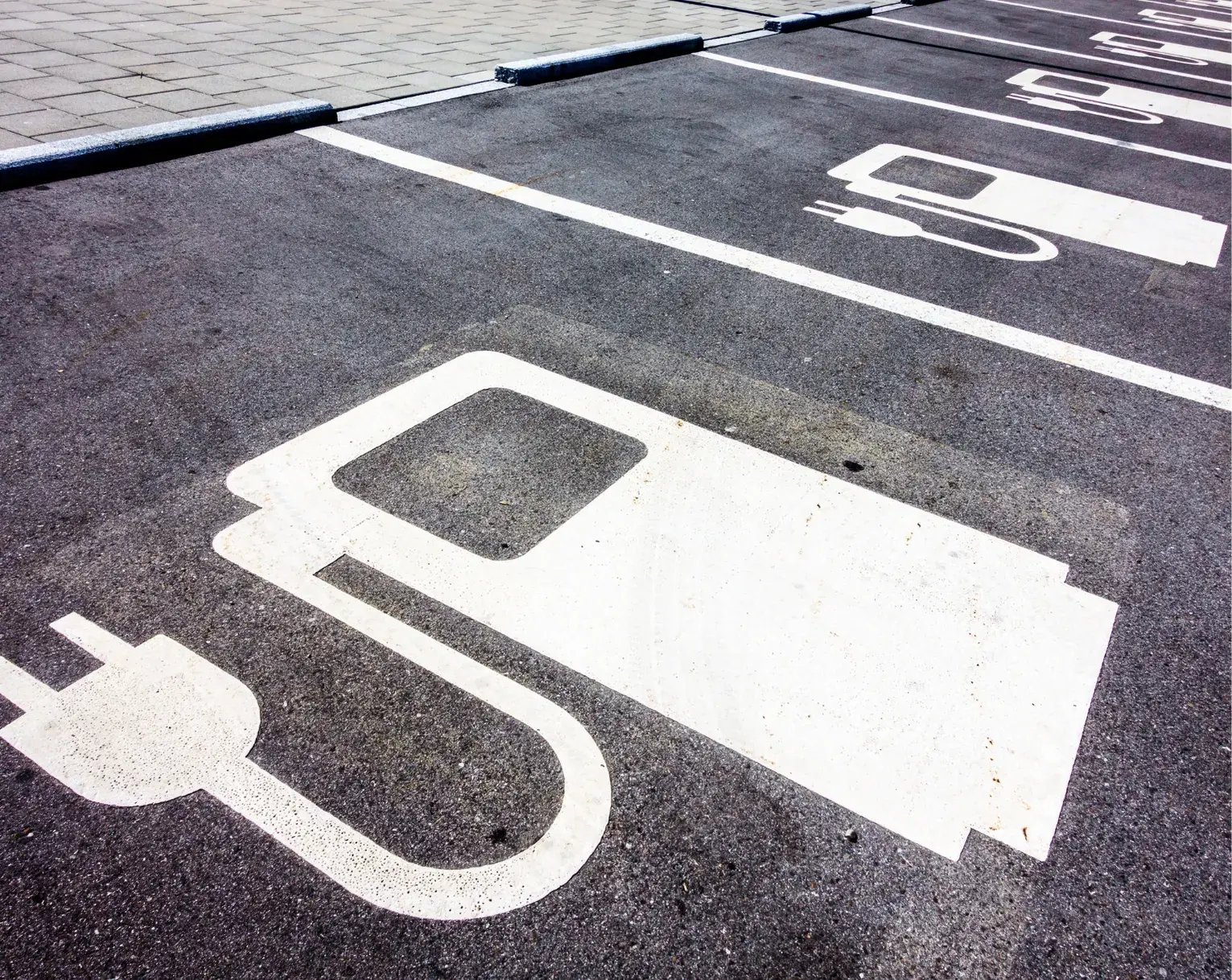 Car Charging for Businesses (2)